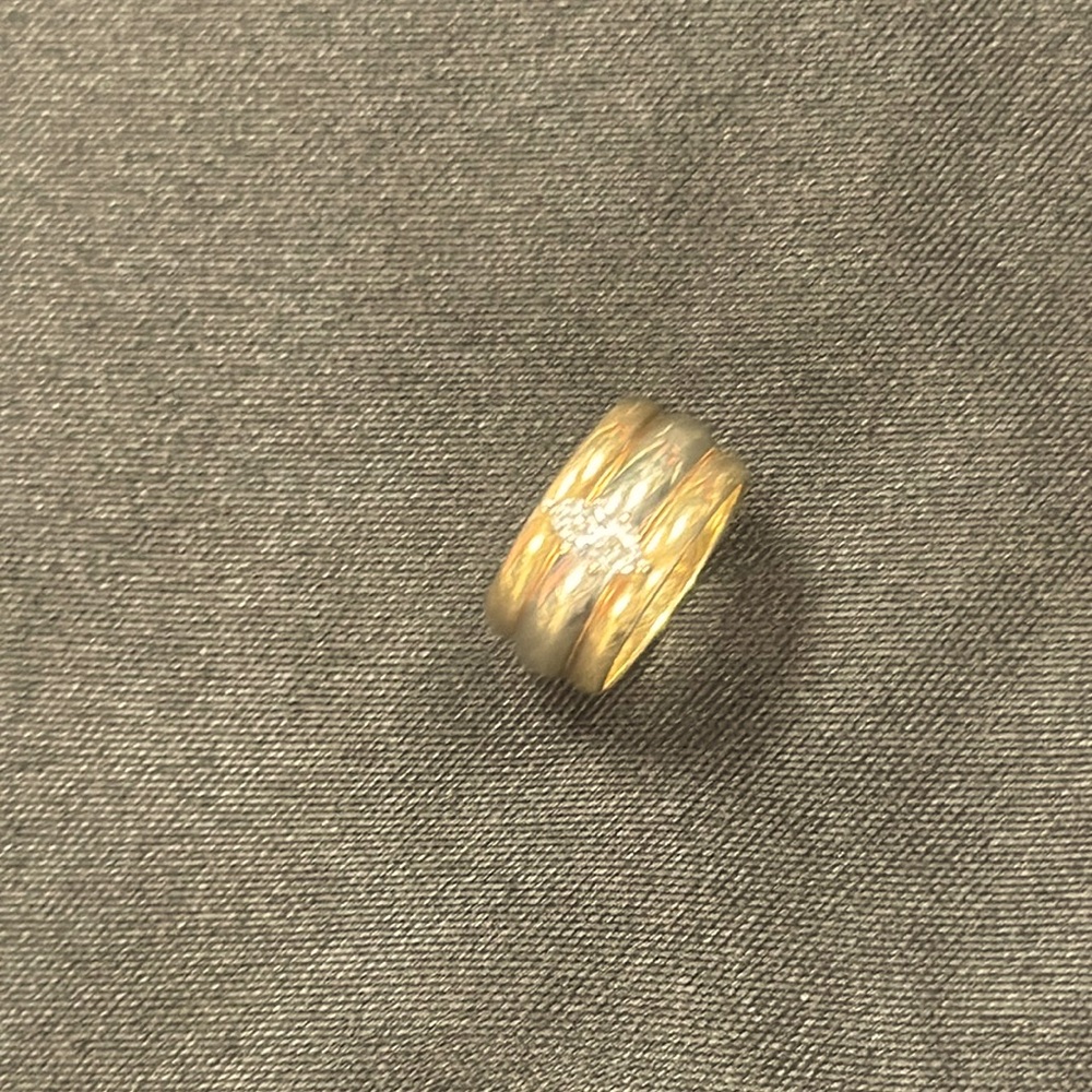 36 Carat Gold ring.
